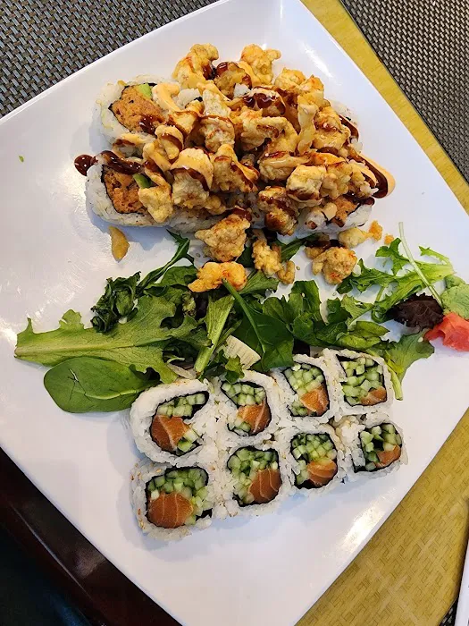 Sakura Sushi & Roll Picture 9