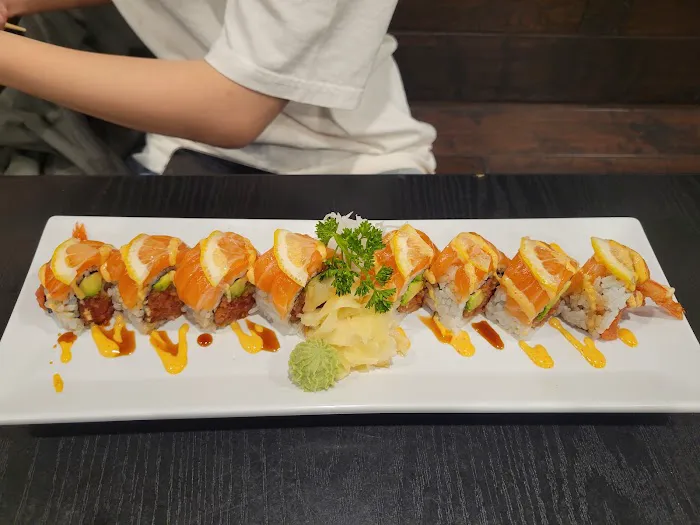 Giant Ramen & Sushi Picture 2