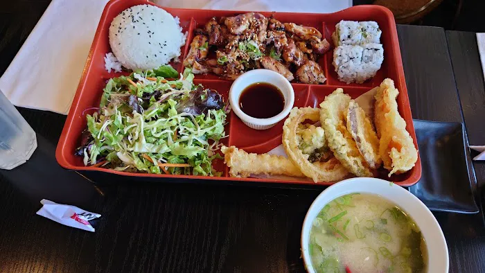 Giant Ramen & Sushi Picture 9