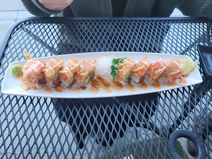 Giant Ramen & Sushi Picture 5