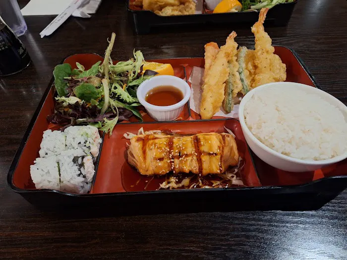Tokyo Town Sushi Picture 9