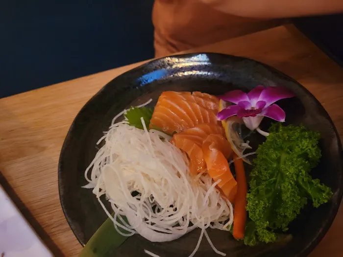 Oji Sushi & Sake Bar Picture 3