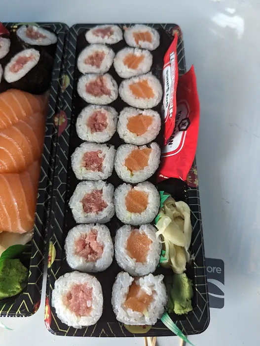Little Tokyo Sushi Picture 2