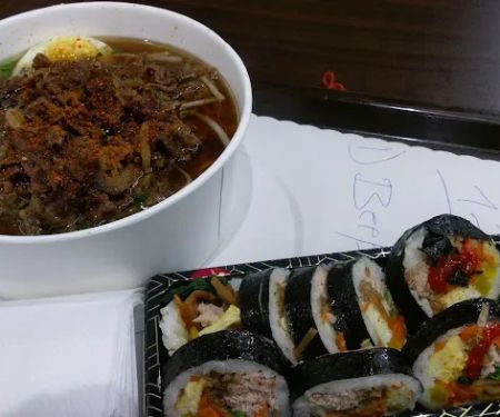 Tokyo Sakura & Noodles
