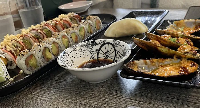 Momi Sushi Picture 7