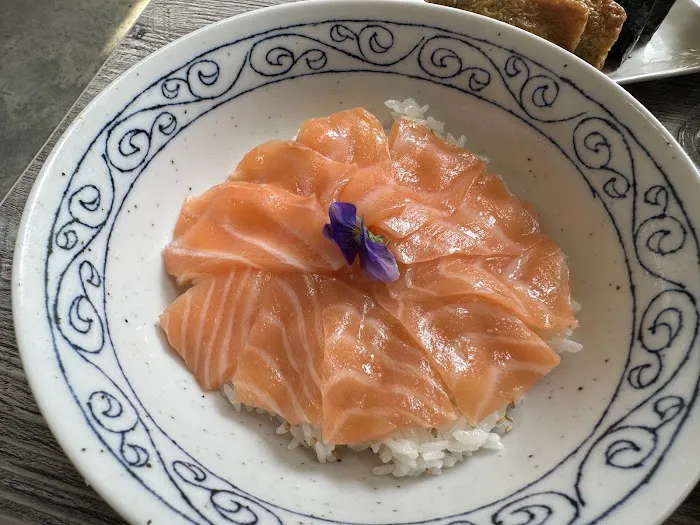 Momi Sushi Picture 6