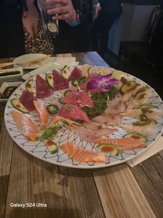 E Sushi Japanese Restaurant Picture 1