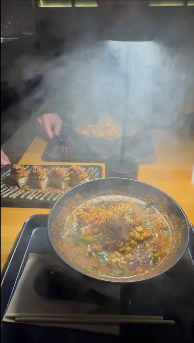 REDWHITE BONELESS RAMEN Picture 7