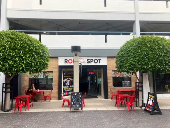 ROLL SPOT sushi & desserts Tokyo Haus Sushi & Grill Picture 4