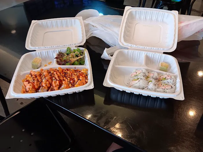 ROLL SPOT sushi & desserts Tokyo Haus Sushi & Grill Picture 3