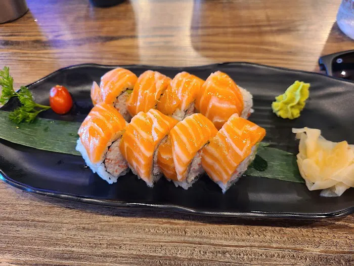 Raku Sushi & Teriyaki Picture 3