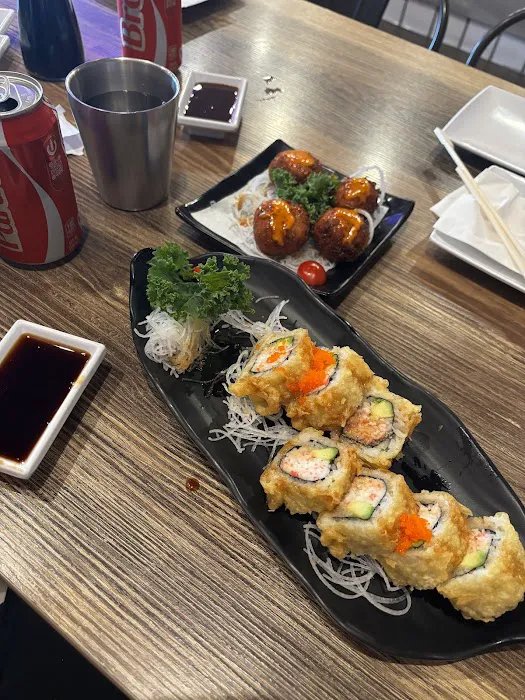 Raku Sushi & Teriyaki Picture 4