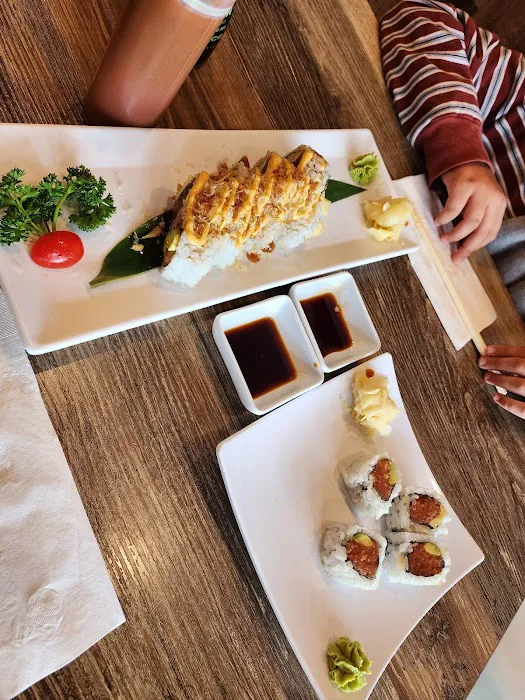 Raku Sushi & Teriyaki Picture 5
