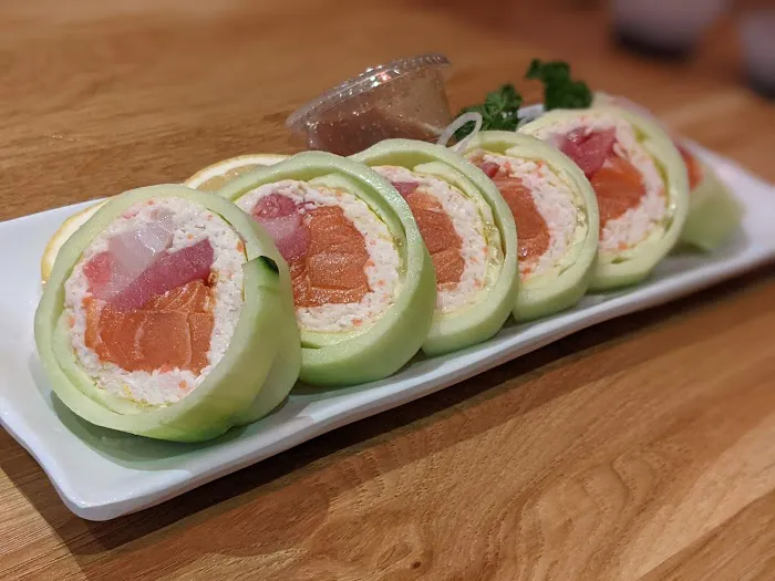 Orange Roll & Sushi Picture 9