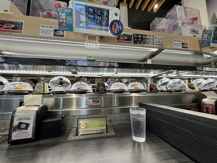 Kura Revolving Sushi Bar Picture 8