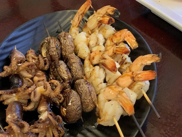 101 Sushi Roll and Grill Picture 4