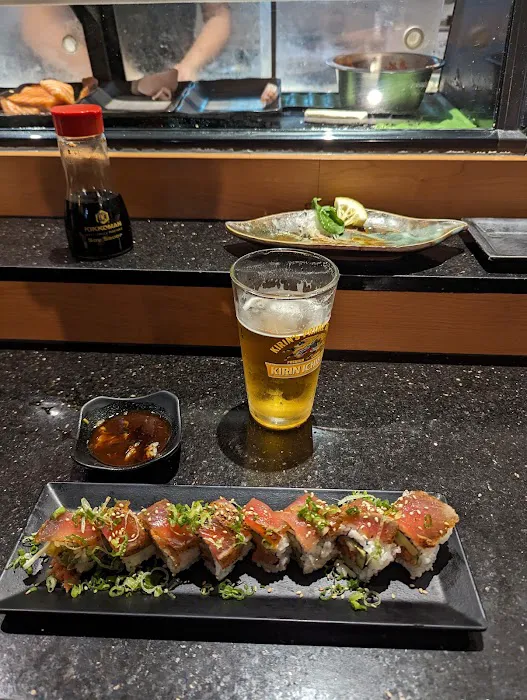 Full Moon Sushi Picture 4