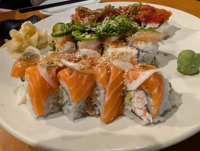 Full Moon Sushi Picture 3