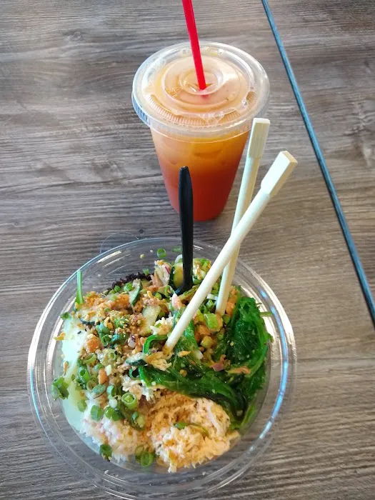 Poke Town Sushi + Seafood Picture 4