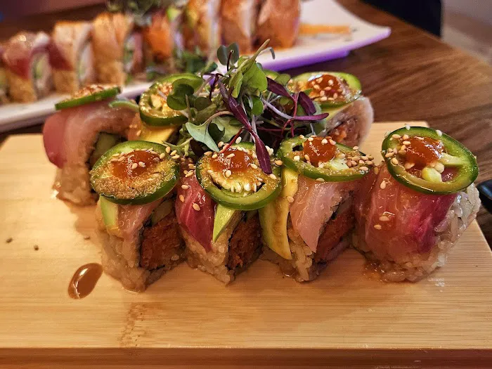 Sushi Club Picture 10