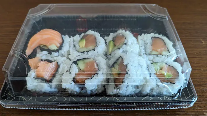 Roll It Sushi & Teriyaki Picture 3