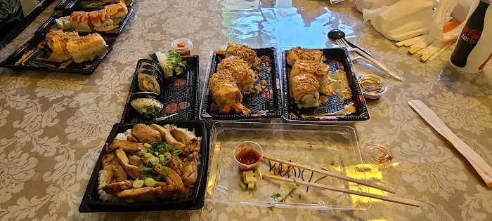 Roll It Sushi & Teriyaki Picture 7