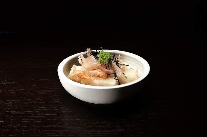 Fish on rice sushi & ramen Picture 2