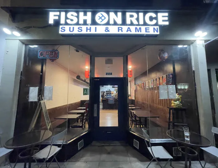 Fish on rice sushi & ramen Picture 1