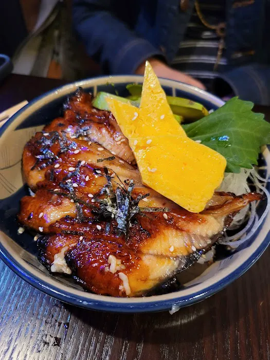 Fish on rice sushi & ramen Picture 8
