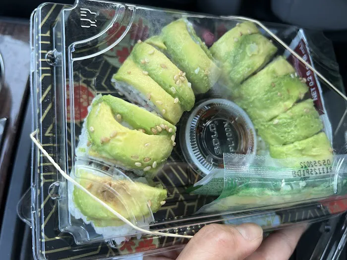 Sushi in the Box Picture 9