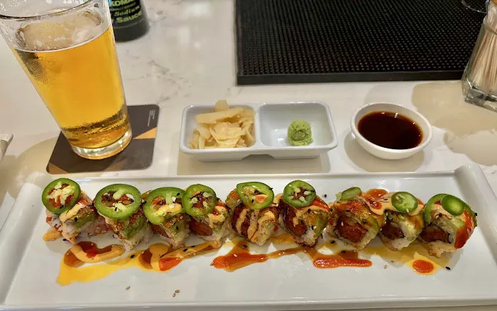Dash Dashi Sushi and Sake Bar Picture 2