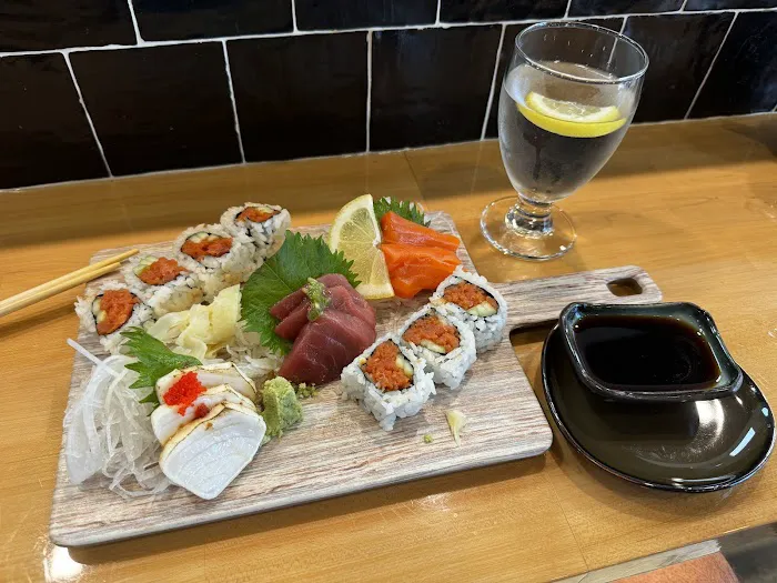 Nonstop Sushi & Sake Bar - Marina Del Rey Picture 9