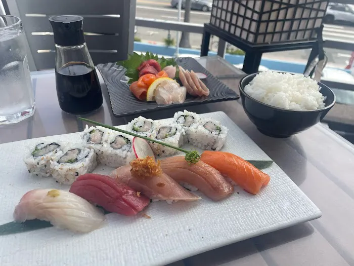 Moto Azabu Sushi Bar & Grill Picture 4