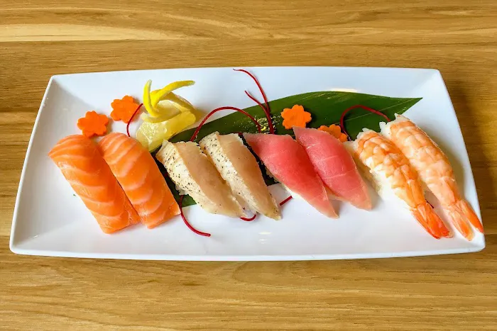 Hollywood Sushi Picture 2
