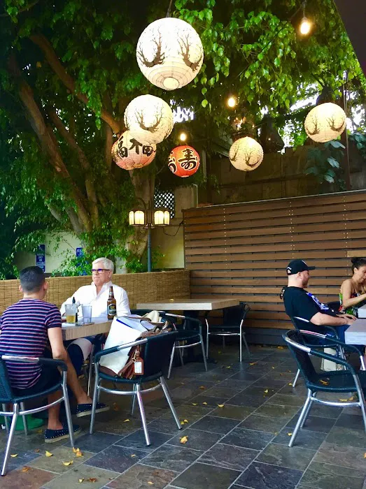 Akuma Ramen & Sushi Bar Picture 9