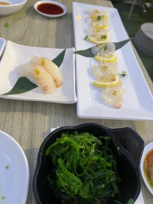 Flyin Fin Sushi and Seafood Picture 1
