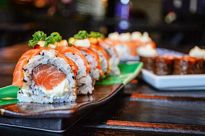 Sushi & Roll Picture 2
