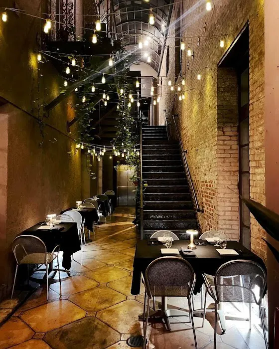 KAVIAR Restaurants Picture 8