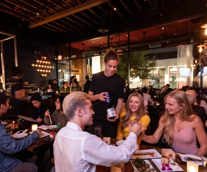 Robata JINYA - Hollywood Picture 1