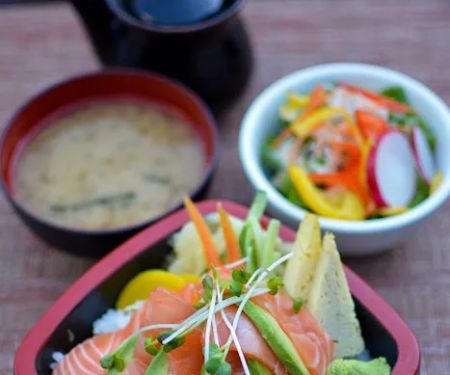 Totoyama Sushi & Ramen Hollywood