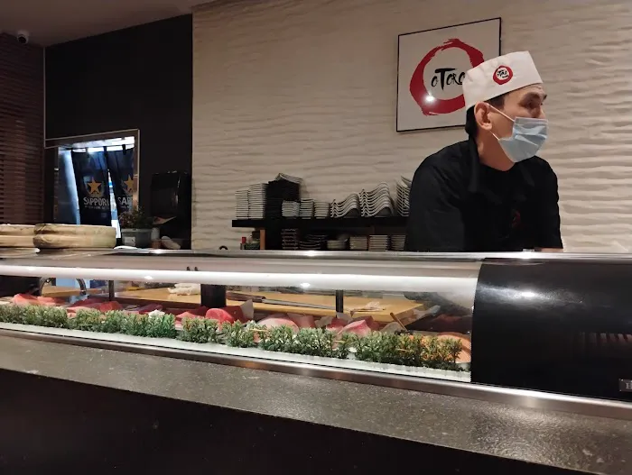 OoToro Sushi Japanese Restaurant Picture 7