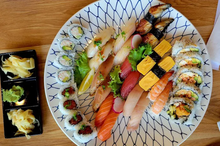 Yen Sushi & Sake Bar Picture 3