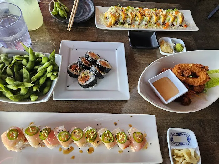 RIZE THAI SUSHI Picture 3