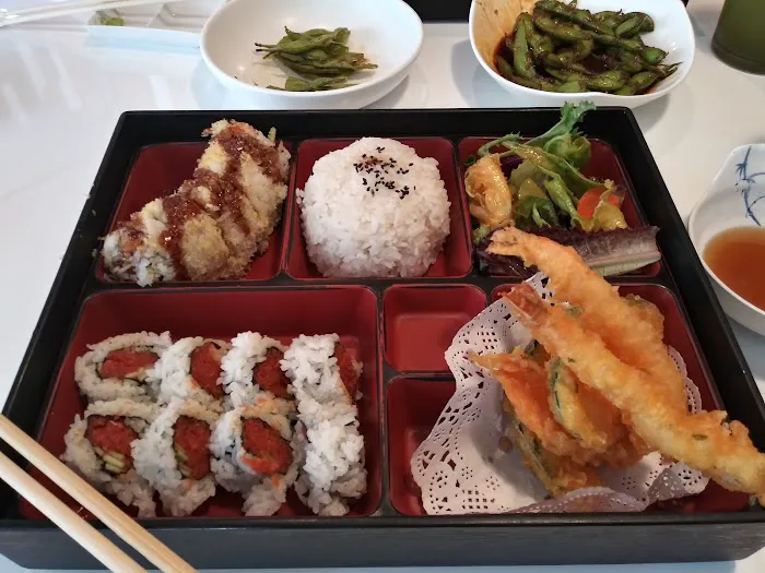 Sushi Sawa Picture 3