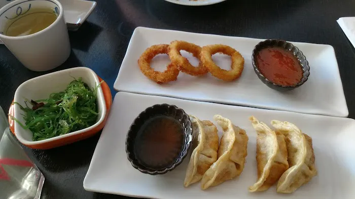 Sake Roll Sushi Picture 2