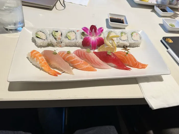 Niko Niko Sushi Picture 4