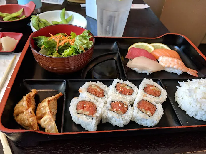 Nagoya Sushi Picture 6