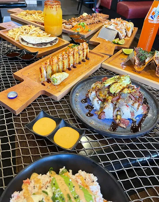 Culichi roll sushi & mariscos Picture 4