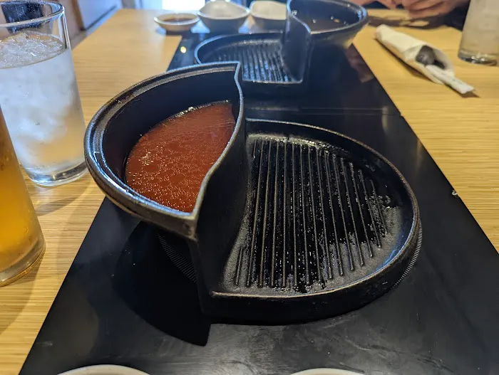 Halves Boiling Pot + Grill | Japanese Hotpot Shabu + Yakiniku BBQ Picture 2