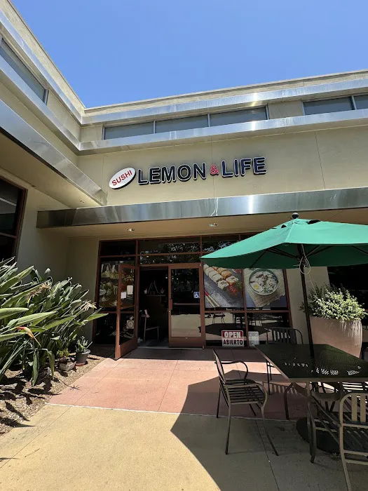 Lemon & Life Sushi Picture 3